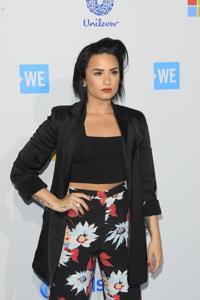 los angeles, 7 apr - demi lovato op de we day california 2016 op het forum op 7 april 2016 in inglewood, ca foto