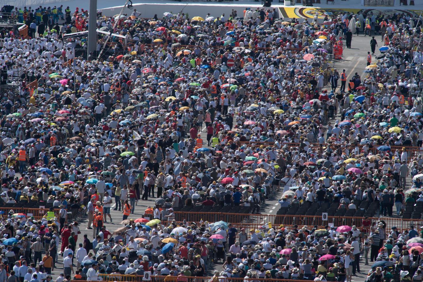 Genua, Italië - mei 27 2017 - paus francis bezoekende Genua voor de massa in Kennedy plaats foto