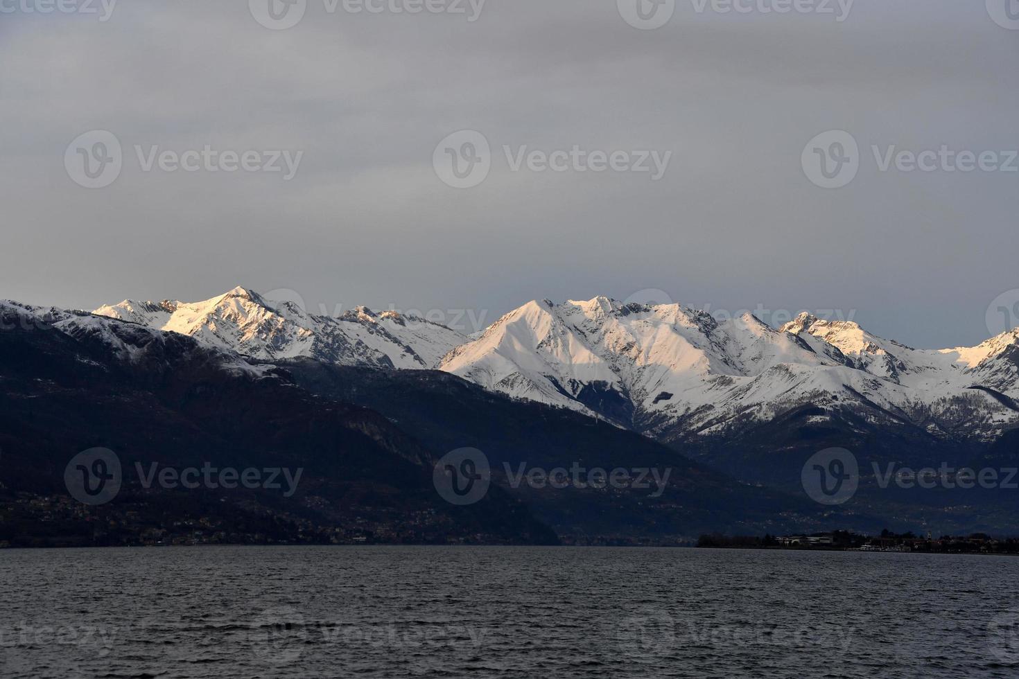 bellano como meer in winter foto