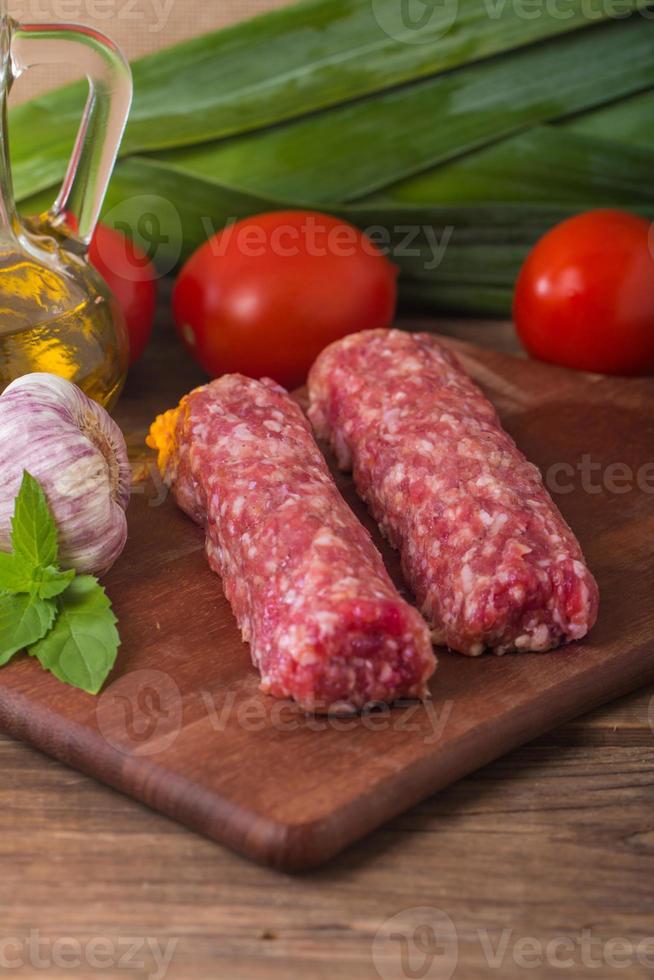 rauwe Turkse traditionele vleeskebab foto