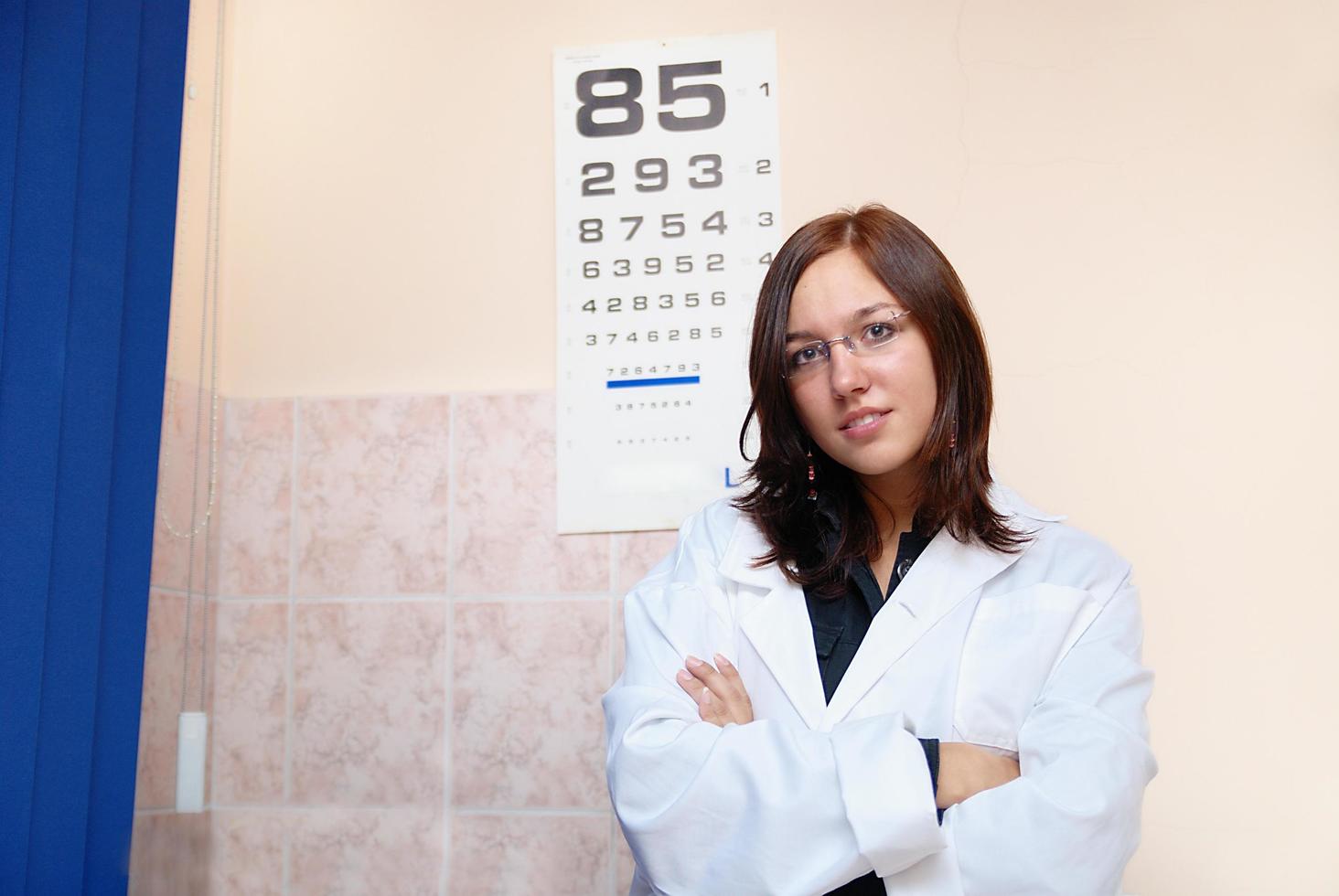 vrouw dokter visie foto