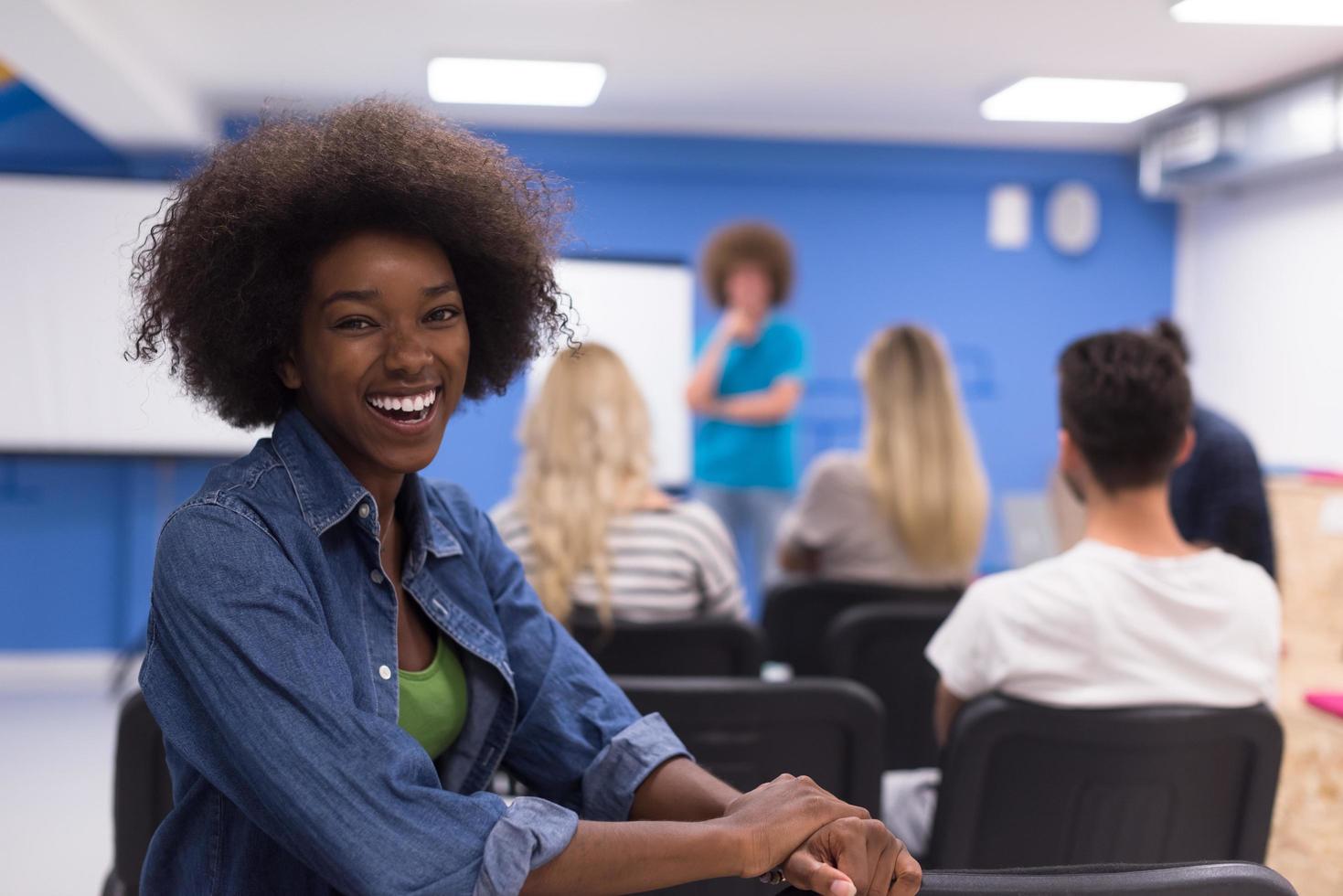 portret informeel Afrikaanse Amerikaans bedrijf vrouw foto