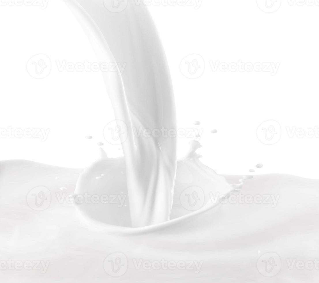 spatten melk Aan een wit achtergrond foto