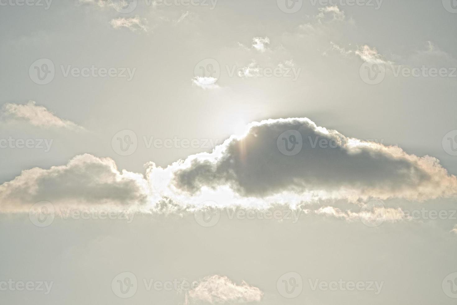 wolken in de lucht vliegtuig foto