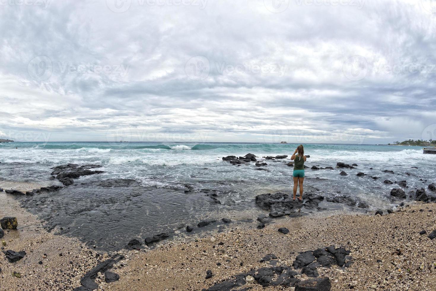 kona haven zee golven in groot eiland Hawaii foto