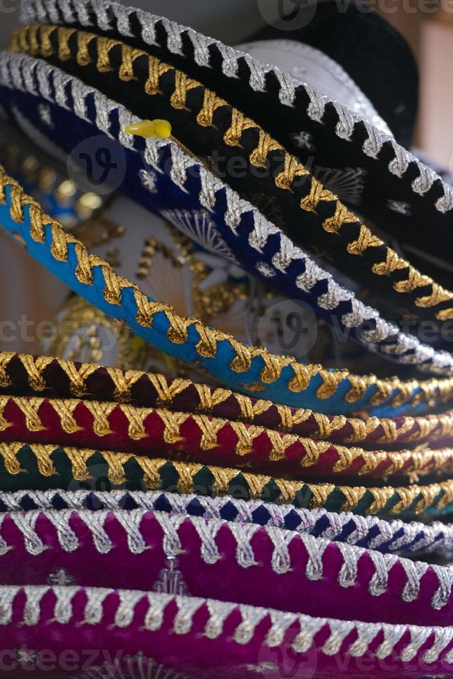 sombrero voor uitverkoop in een Mexicaans winkel foto