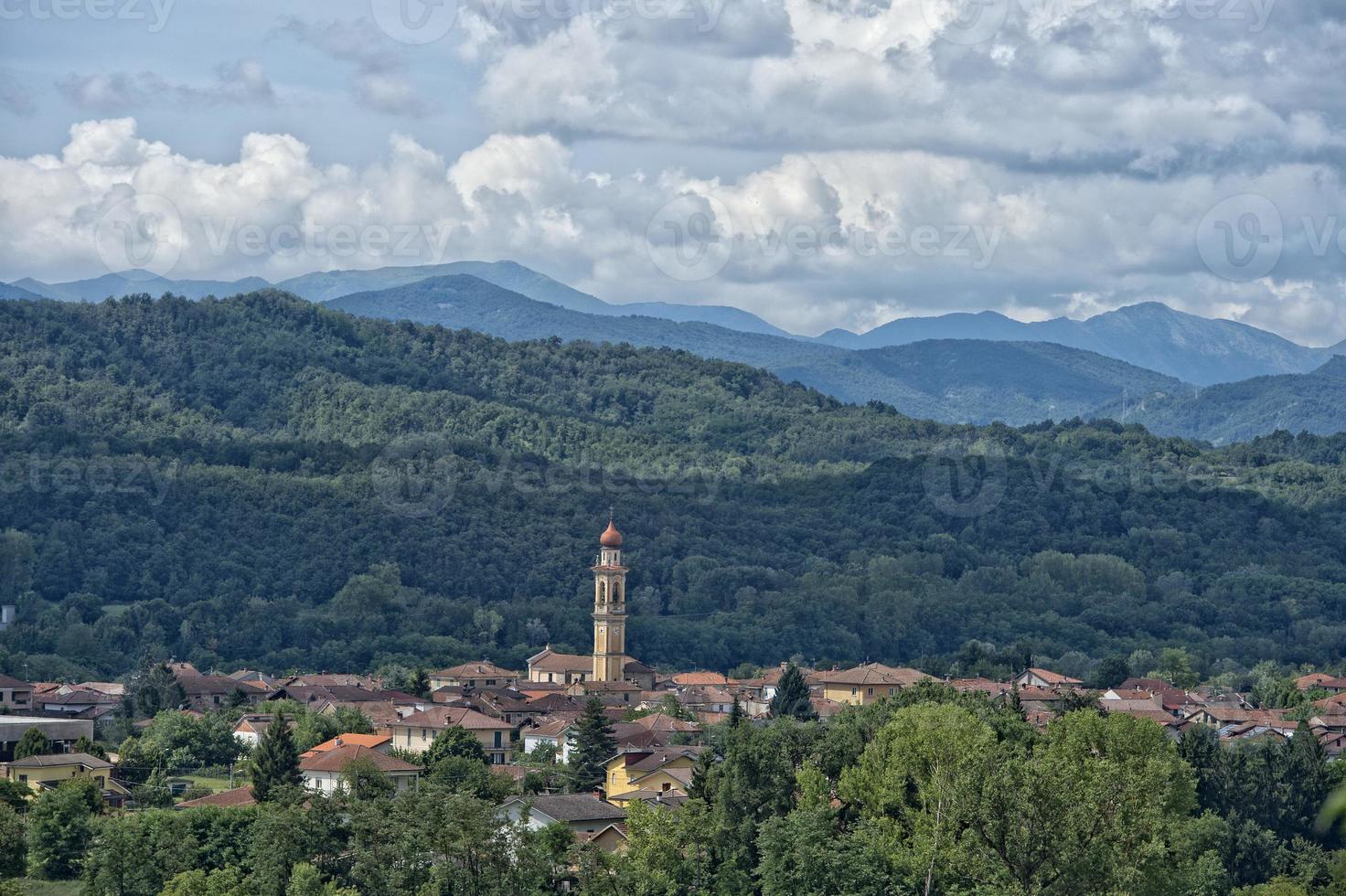 land dorp in Italië foto