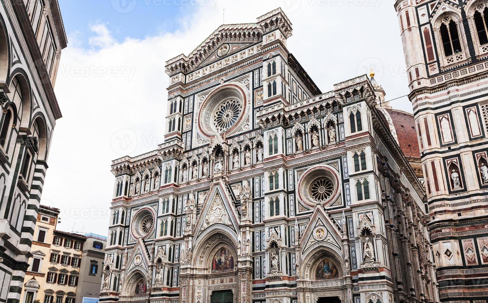 facade kathedraal de kerstman Maria del fiore na regen foto