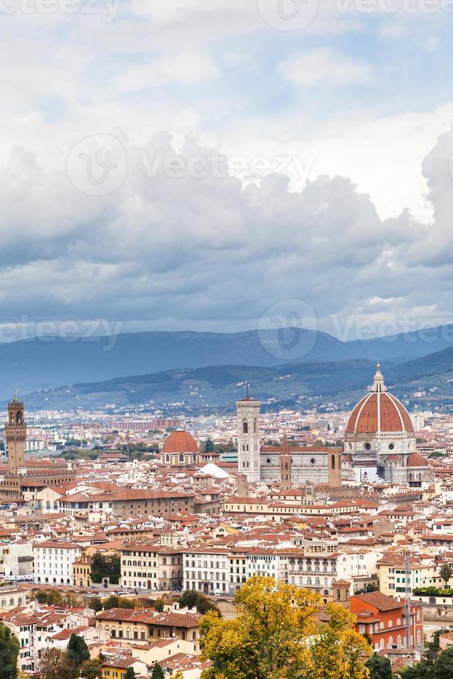 bewolkt lucht over- centrum van Florence stad foto