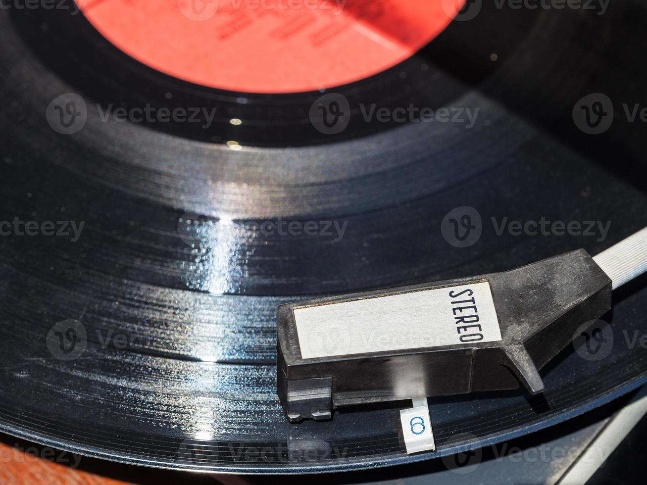 bovenstaand visie van vinyl Vermelding in oud draaitafel foto