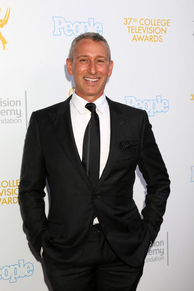 Los Angeles, 25 mei - Adam Shankman bij de 37e College Television Awards in Skirball Cultureel Centrum op 25 mei 2016 in Los Angeles, ca. foto