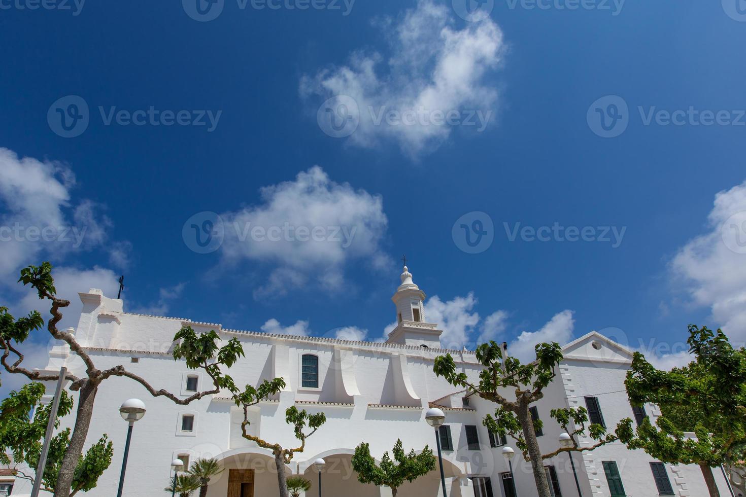 menorca sant lluis witte mediterrane kerk in de balearen foto