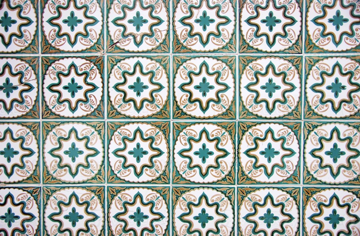 detail van portugese geglazuurde tegels. foto