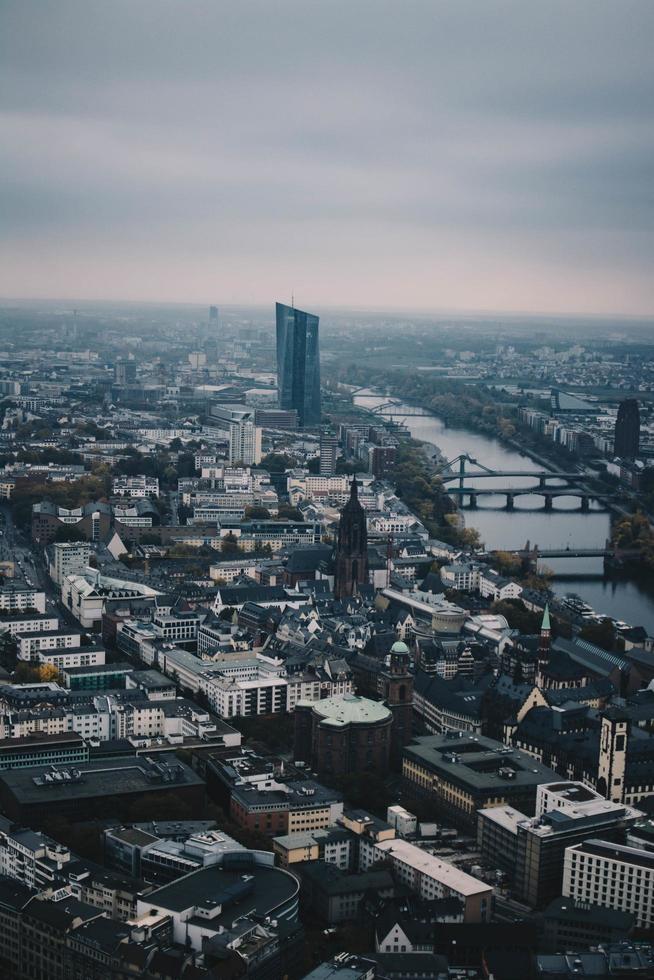 luchtfoto van hoogbouw foto