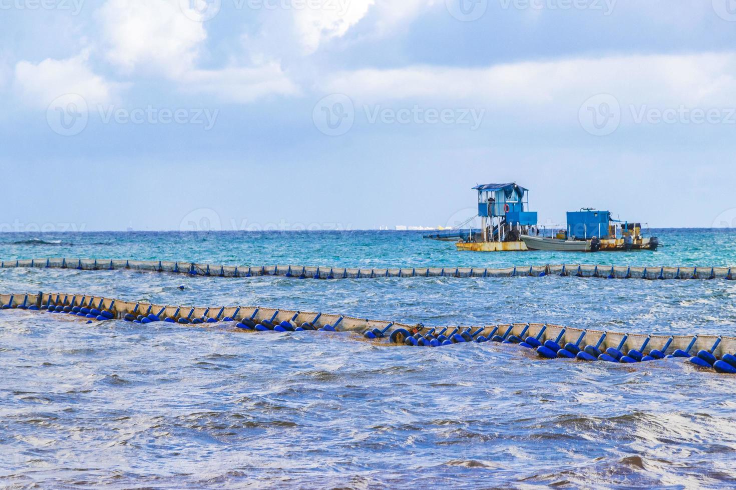 boten jachten schip steiger strand in playa del carmen Mexico. foto