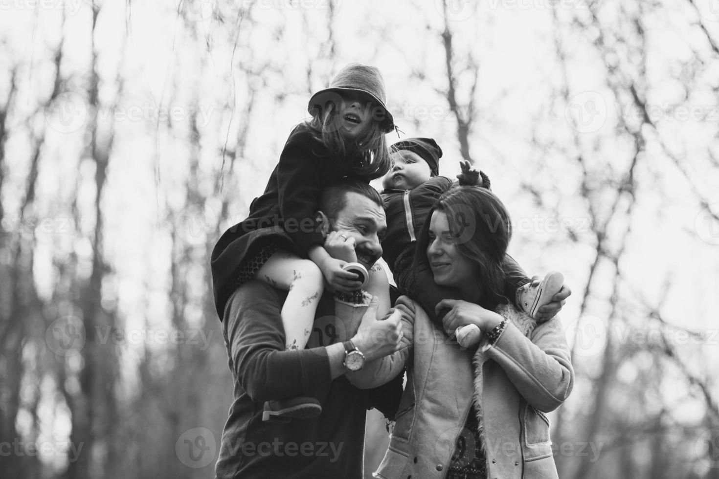 familie buitenshuis portret foto