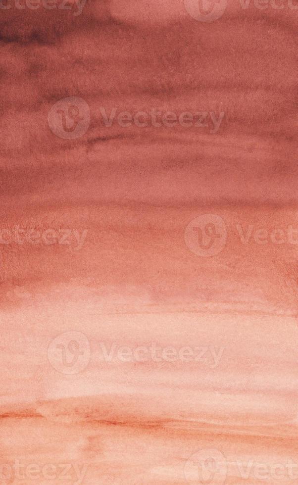 waterverf donker koraal helling achtergrond textuur. waterverf rood bruin ombre. borstel beroertes Aan papier. hand- geschilderd foto