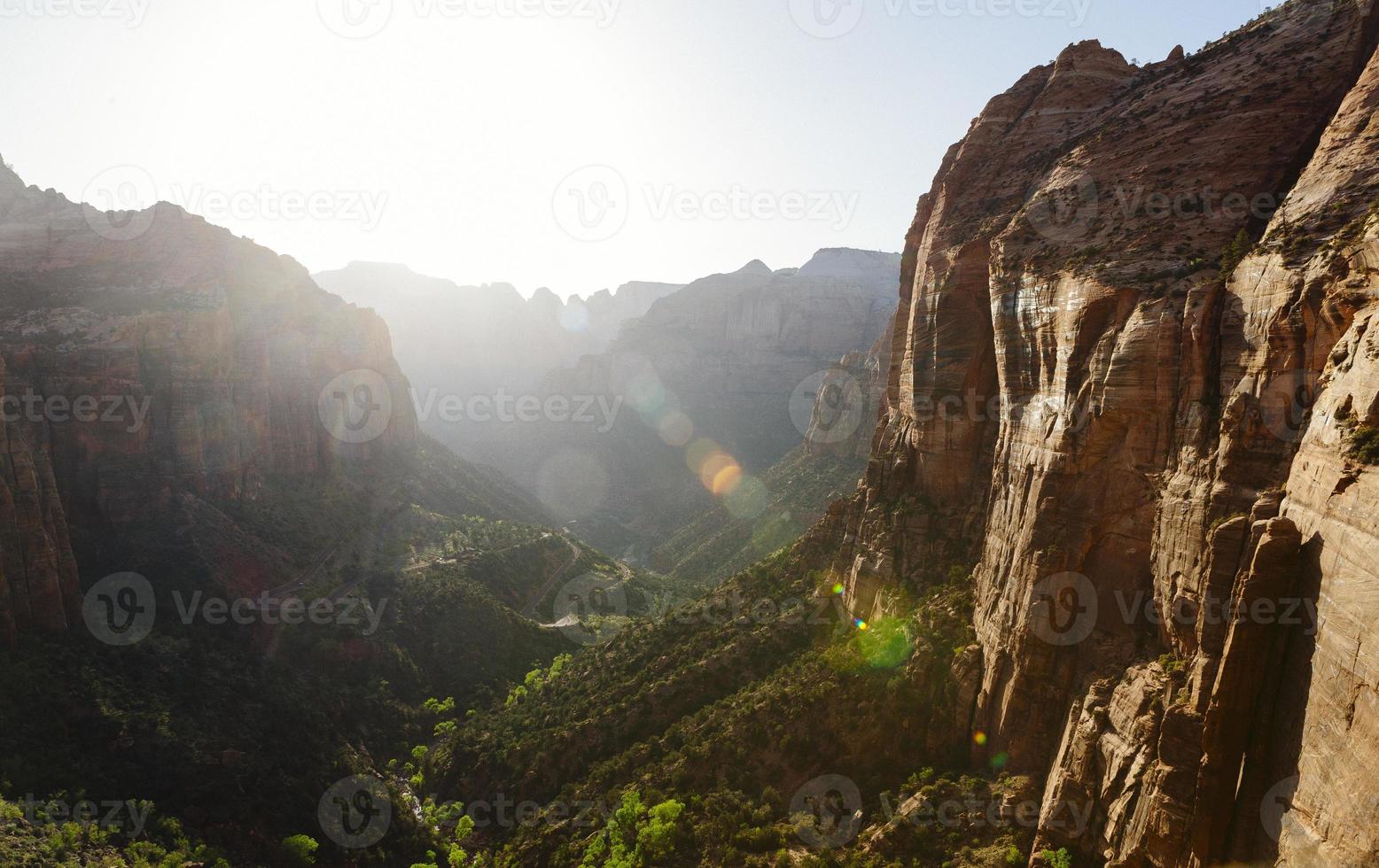 observatie punt Ravijn landschap Bij zonsondergang in Zion nationaal park, Utah foto