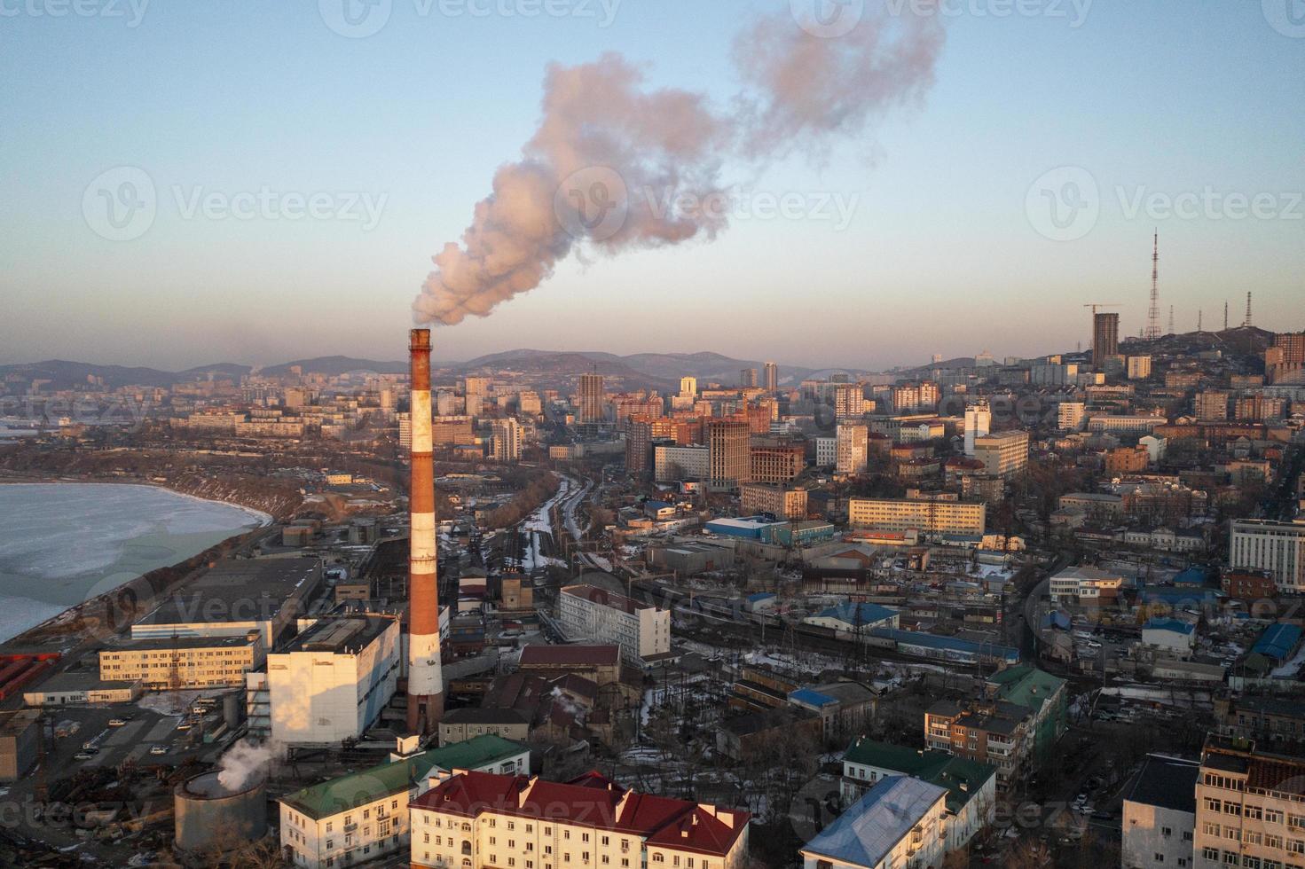Vladivostok, Rusland. luchtfoto van het stadsbeeld. foto