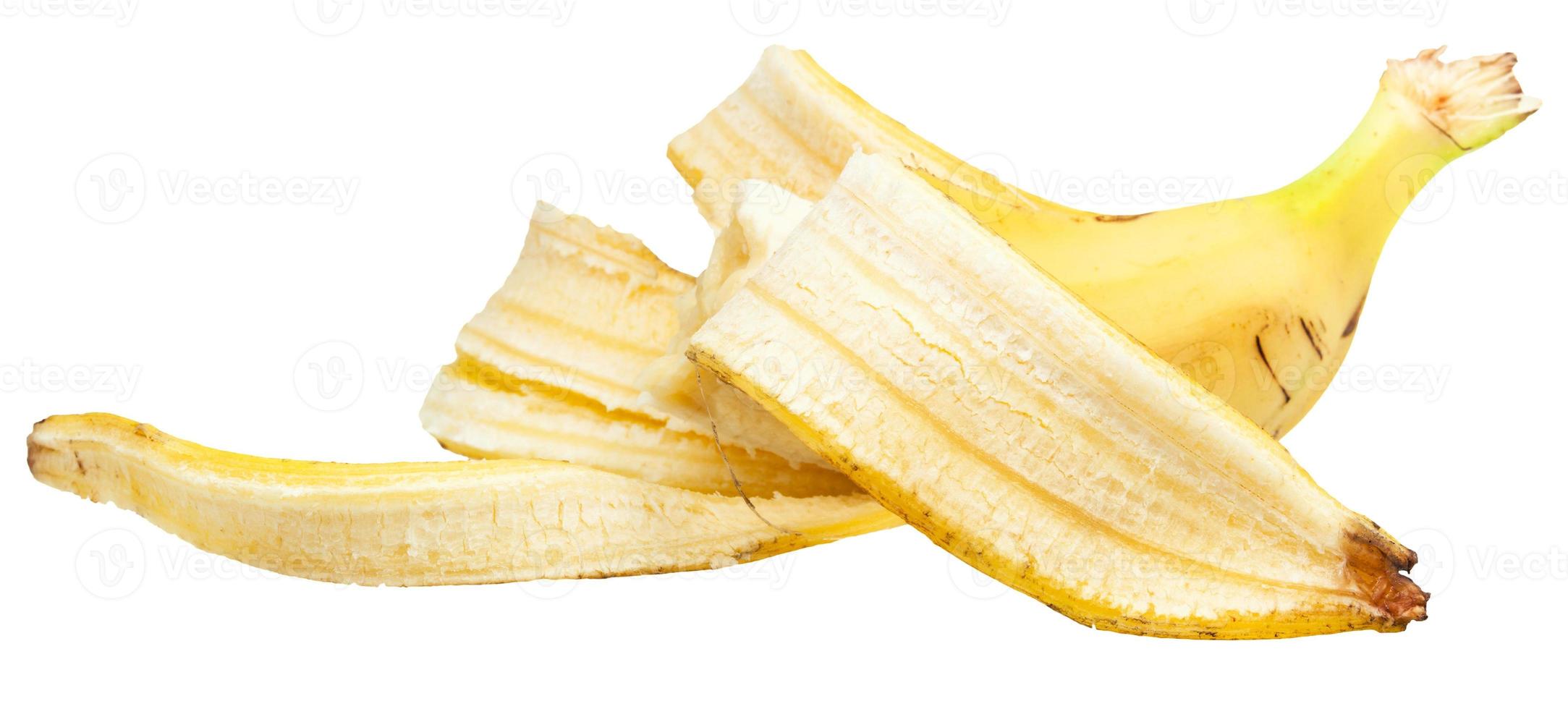kant visie van voor de helft geel banaan in Pel geïsoleerd foto