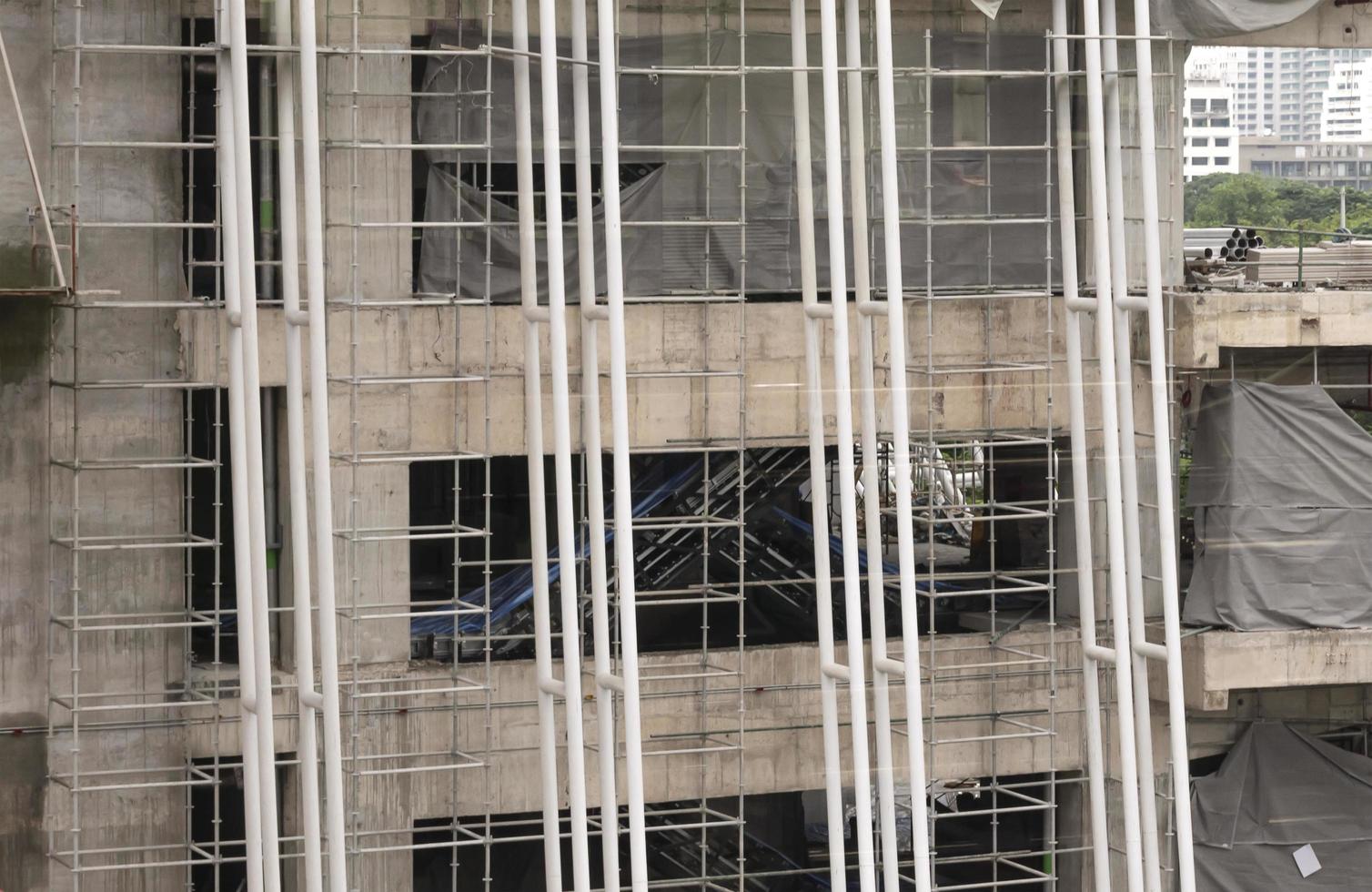 gebouw bouw plaats met staal steiger foto