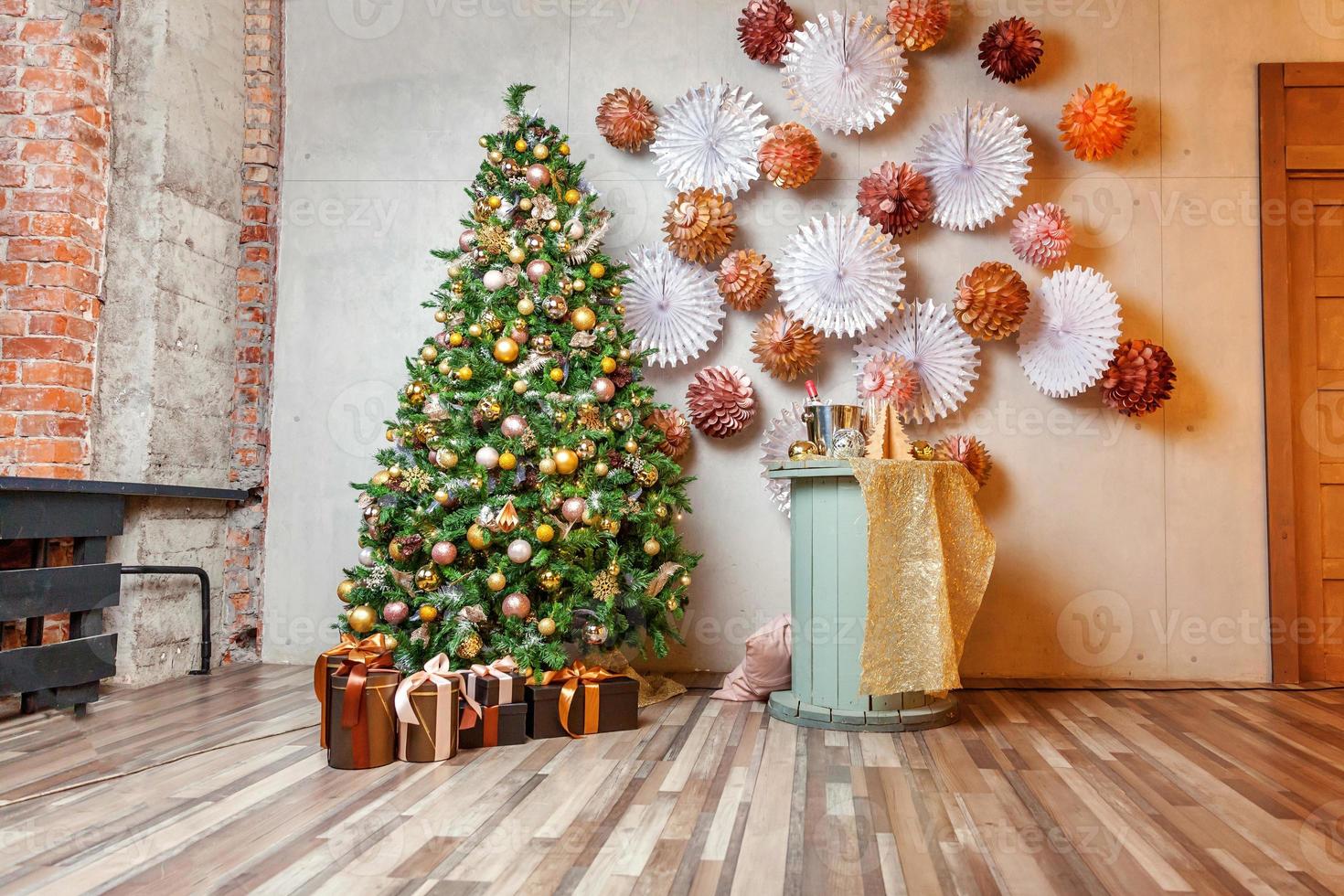 klassiek Kerstmis nieuw jaar versierd interieur kamer foto