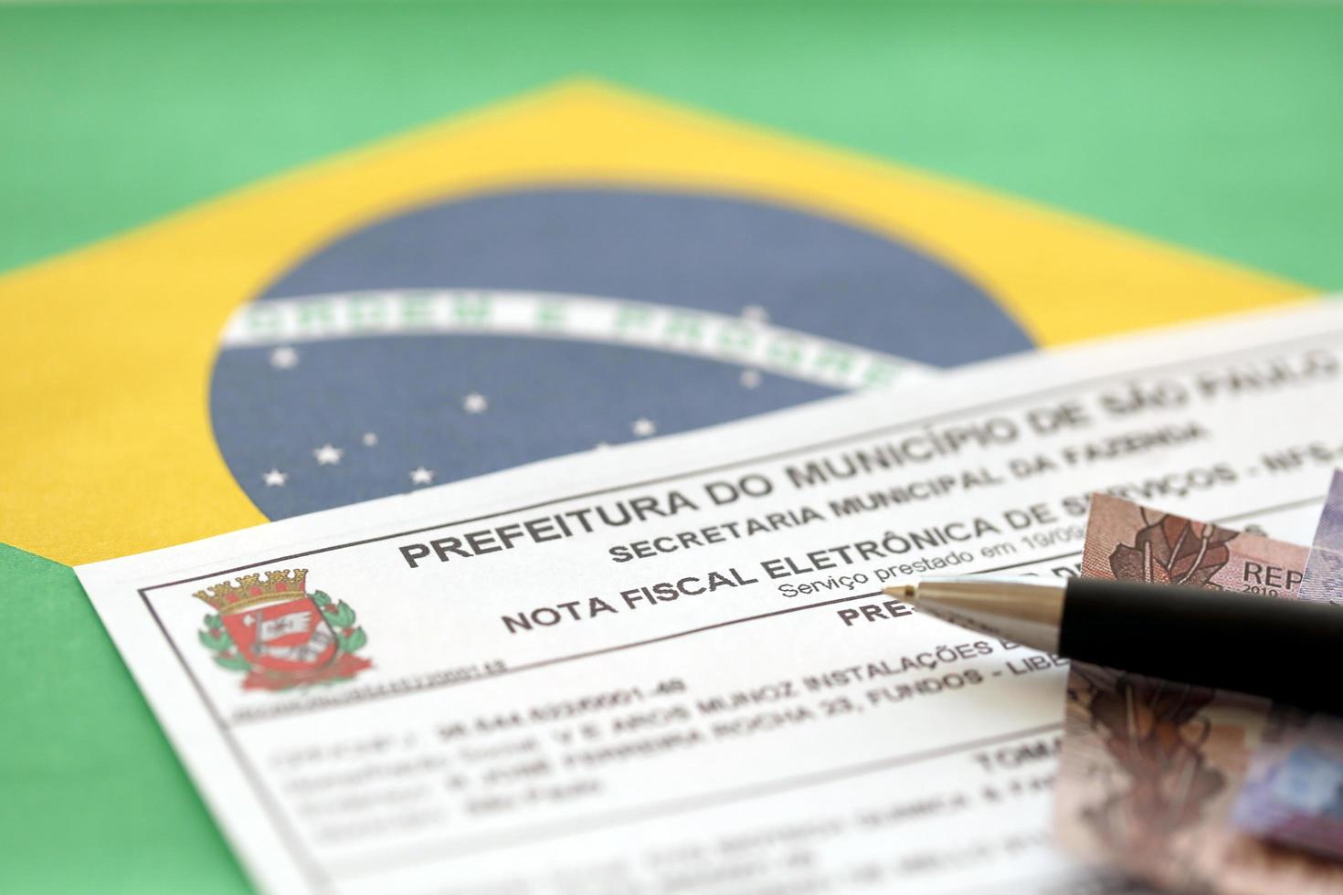 ternopil, Oekraïne - mei 20, 2022 Braziliaans elektronisch factuur voor Diensten kopiëren - nfse nota fiscale electronica de servico's van sao paulo stad hal, gemeentelijk secretaris van economie foto