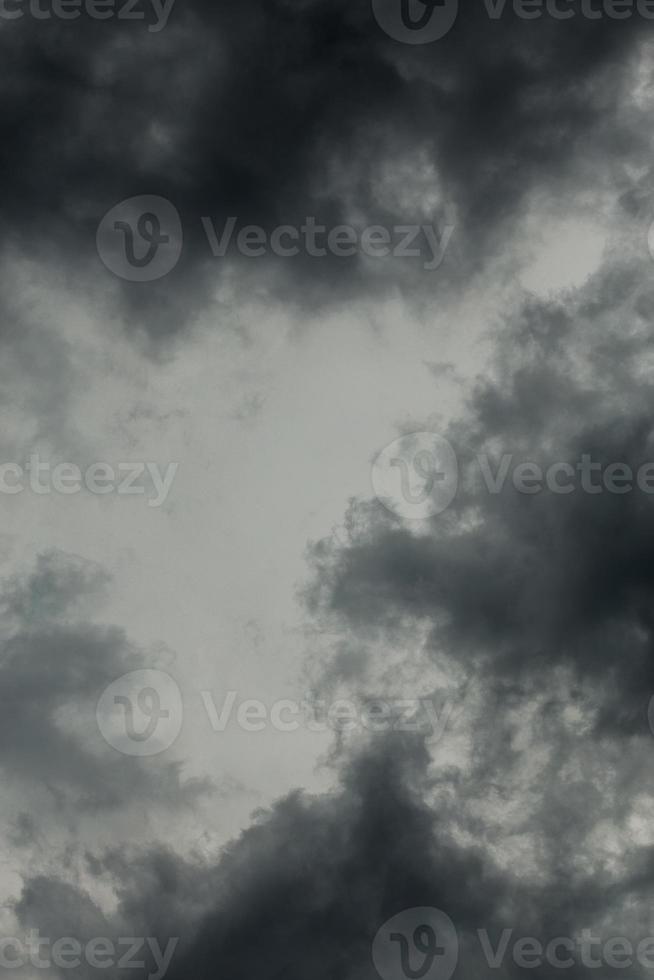 grijs inkomend storm wolken donker detailopname verticaal backdrop foto