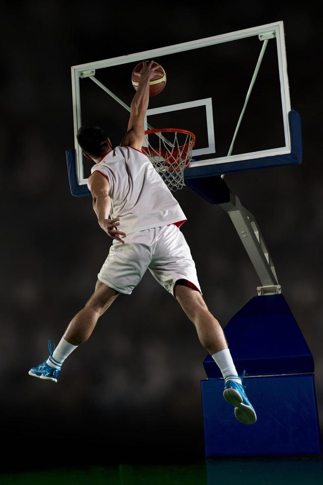 basketbalspeler in actie foto