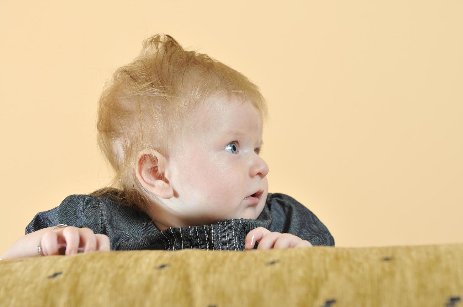 schattig weinig baby detailopname portret foto