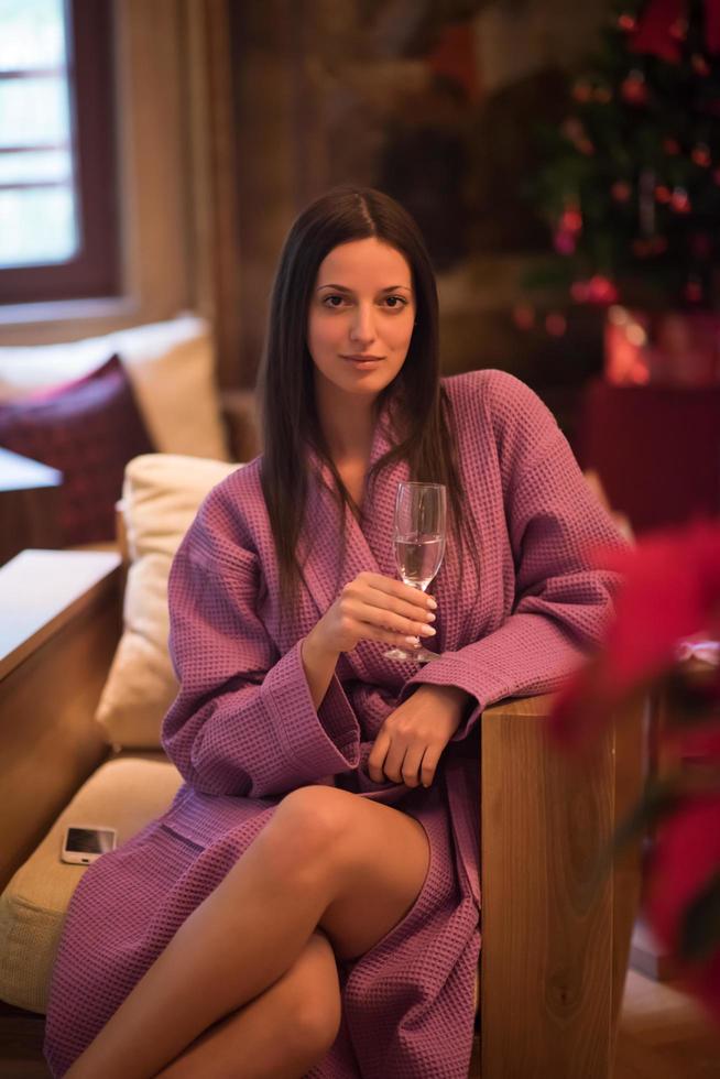 vrouw drinken Champagne Bij spa foto