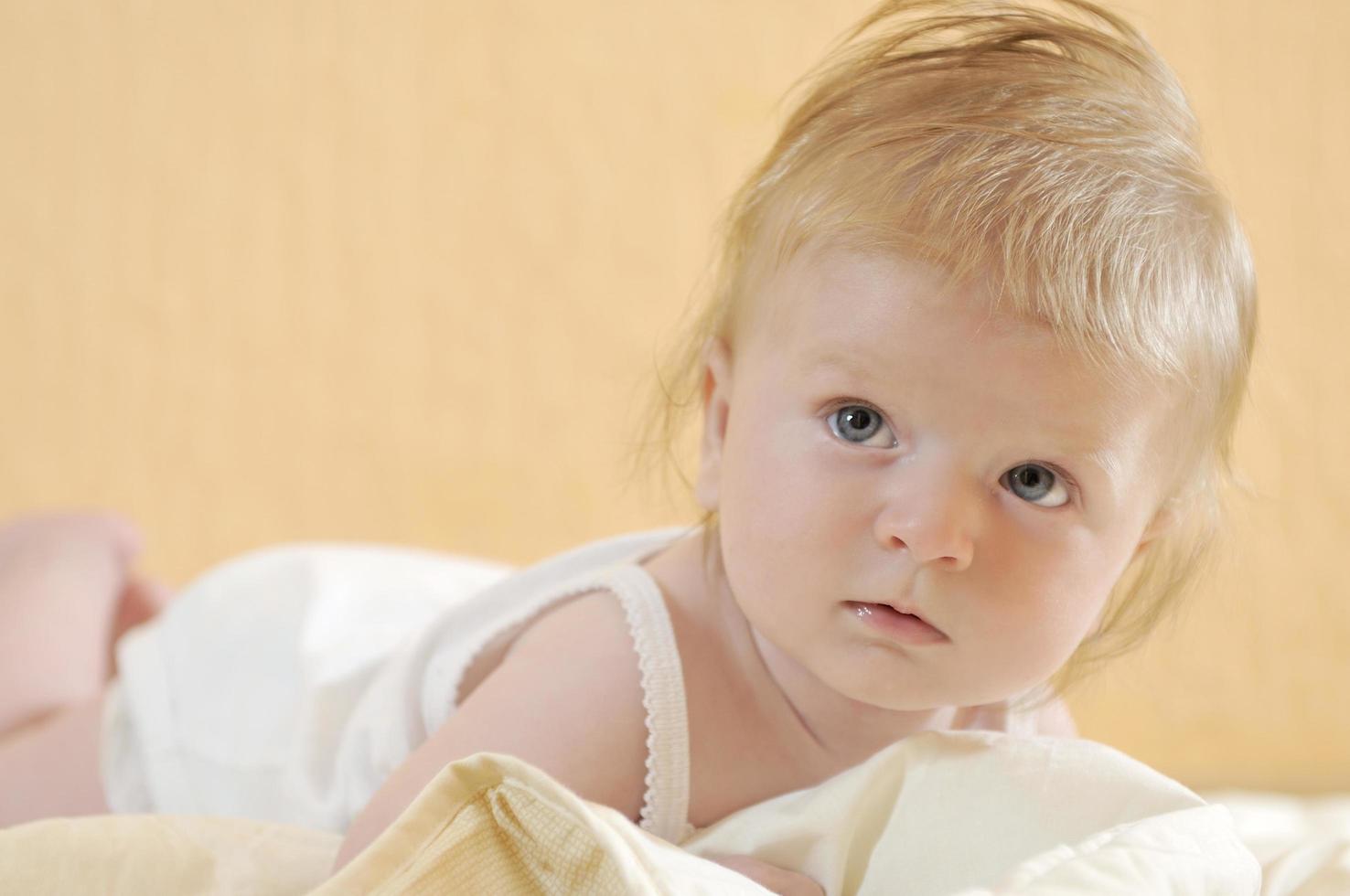 schattig weinig baby detailopname portret foto