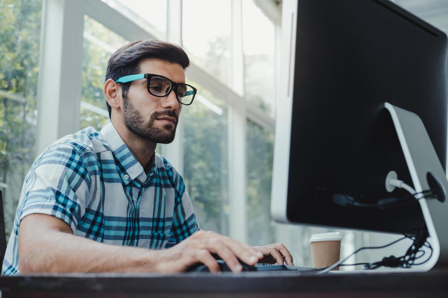 freelancer die vanuit huis werkt foto