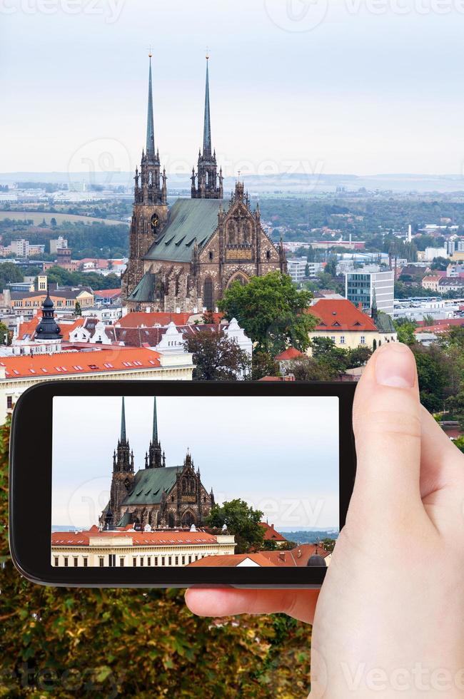 momentopname van kathedraal van st peter en paul in Brno foto