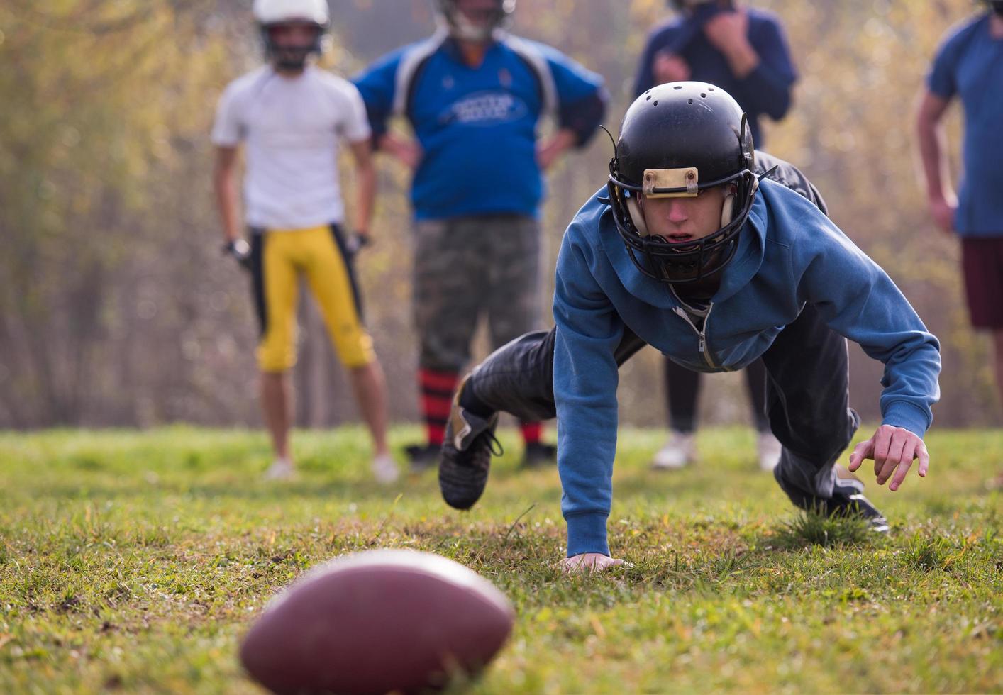 Amerikaans Amerikaans voetbal speler in actie foto