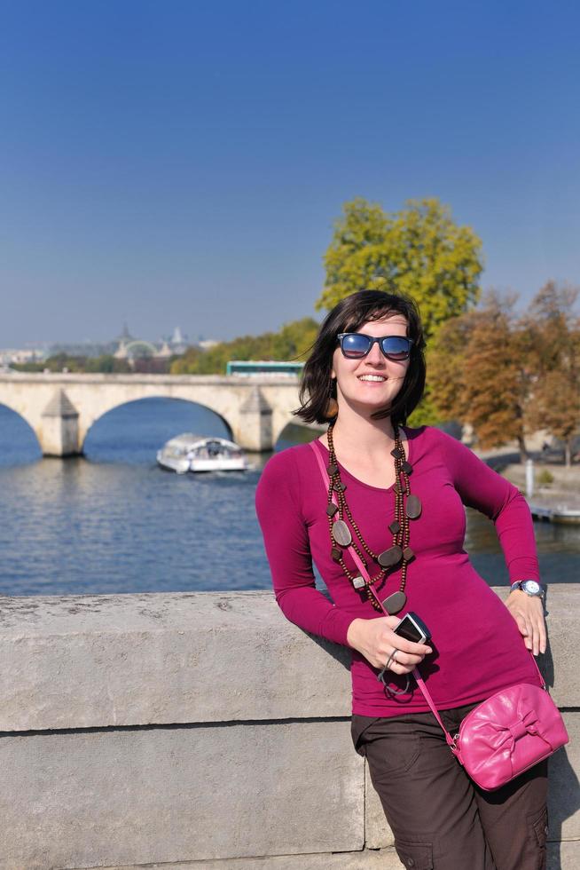 toerist vrouw hebben pret in Frankrijk foto