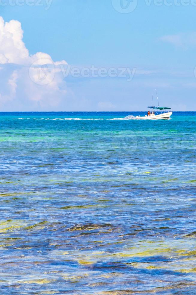 boten jachten schip steiger strand in playa del carmen Mexico. foto