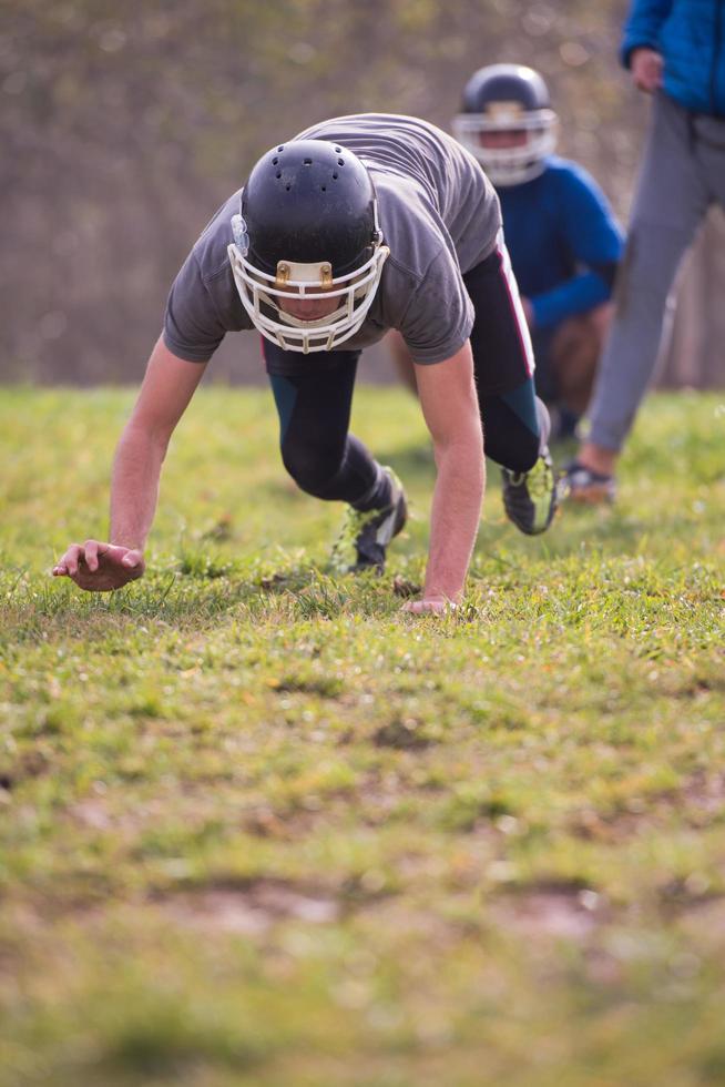 Amerikaans Amerikaans voetbal speler in actie foto