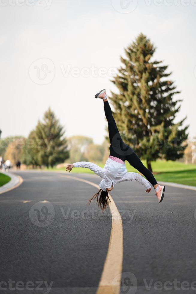 vrouw buiten portret foto