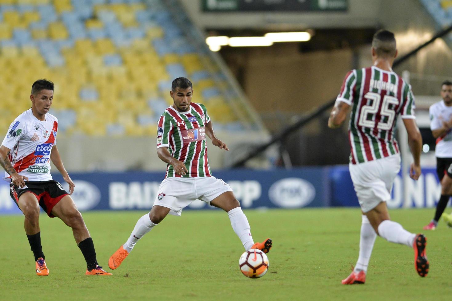 rio, Brazilië - april 11, 2018 - sornoza speler in bij elkaar passen tussen fluminense en nacional potossi door de sulamerica kampioenschap in maracana stadion foto