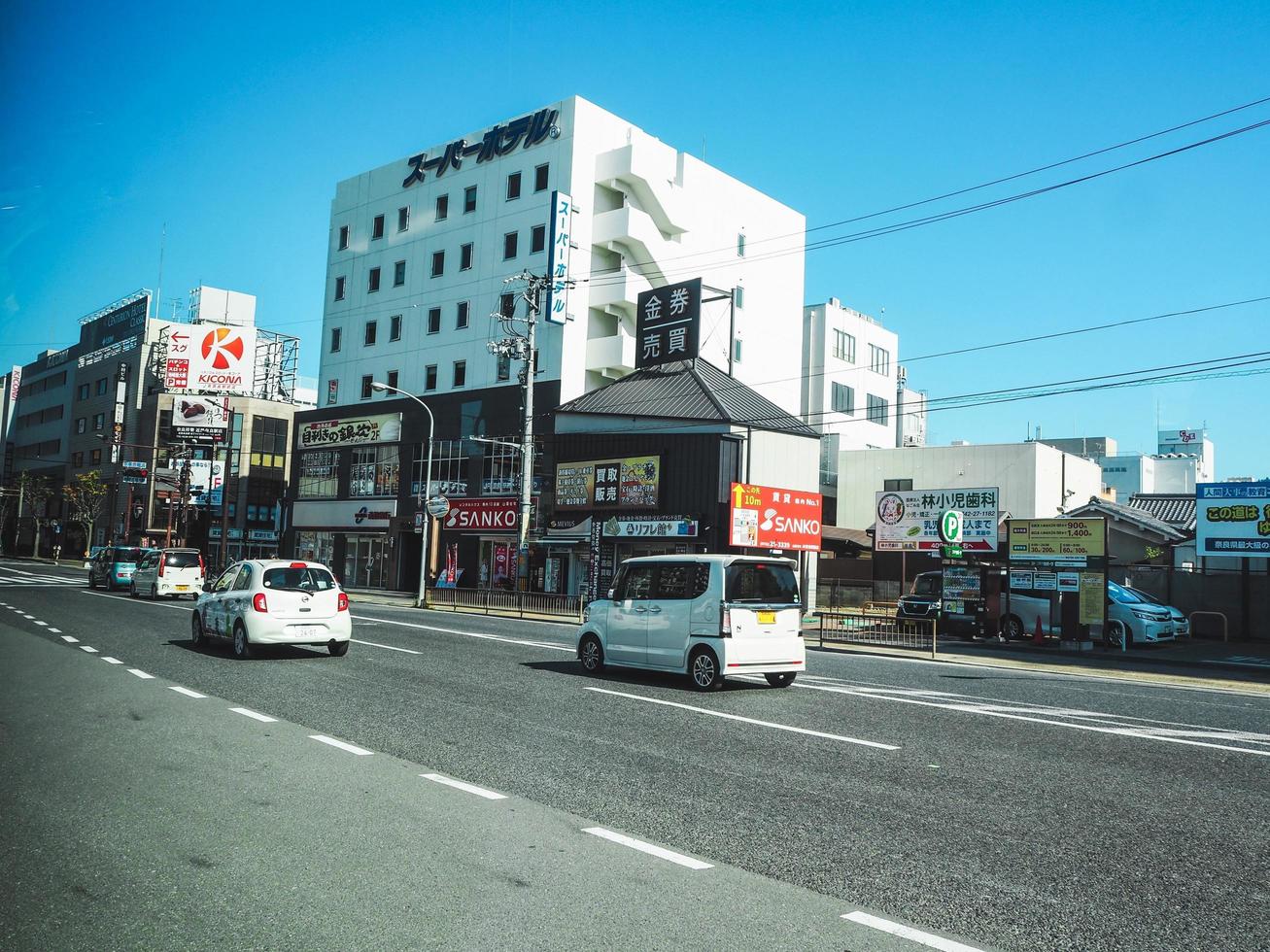 Tokio, Japan, november 6, 2019 auto Aan de weg in Japan foto