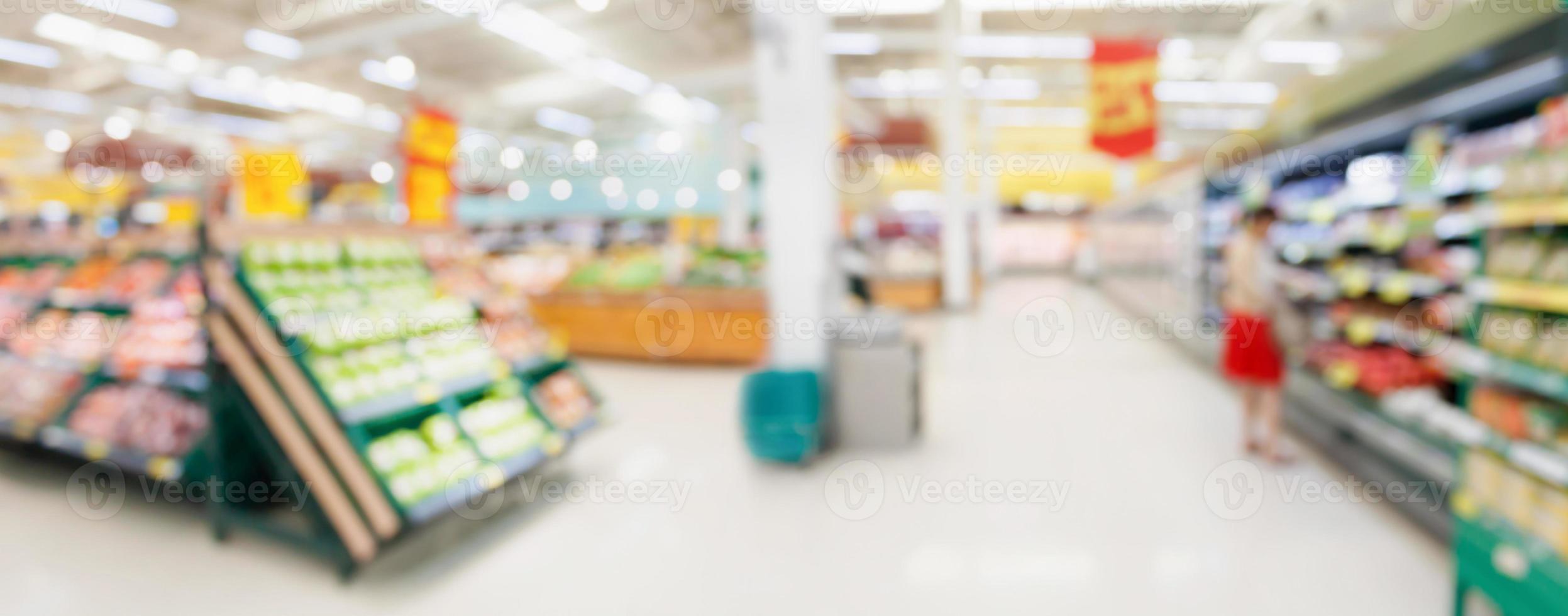 supermarkt kruidenier op te slaan interieur gangpad abstract wazig achtergrond foto