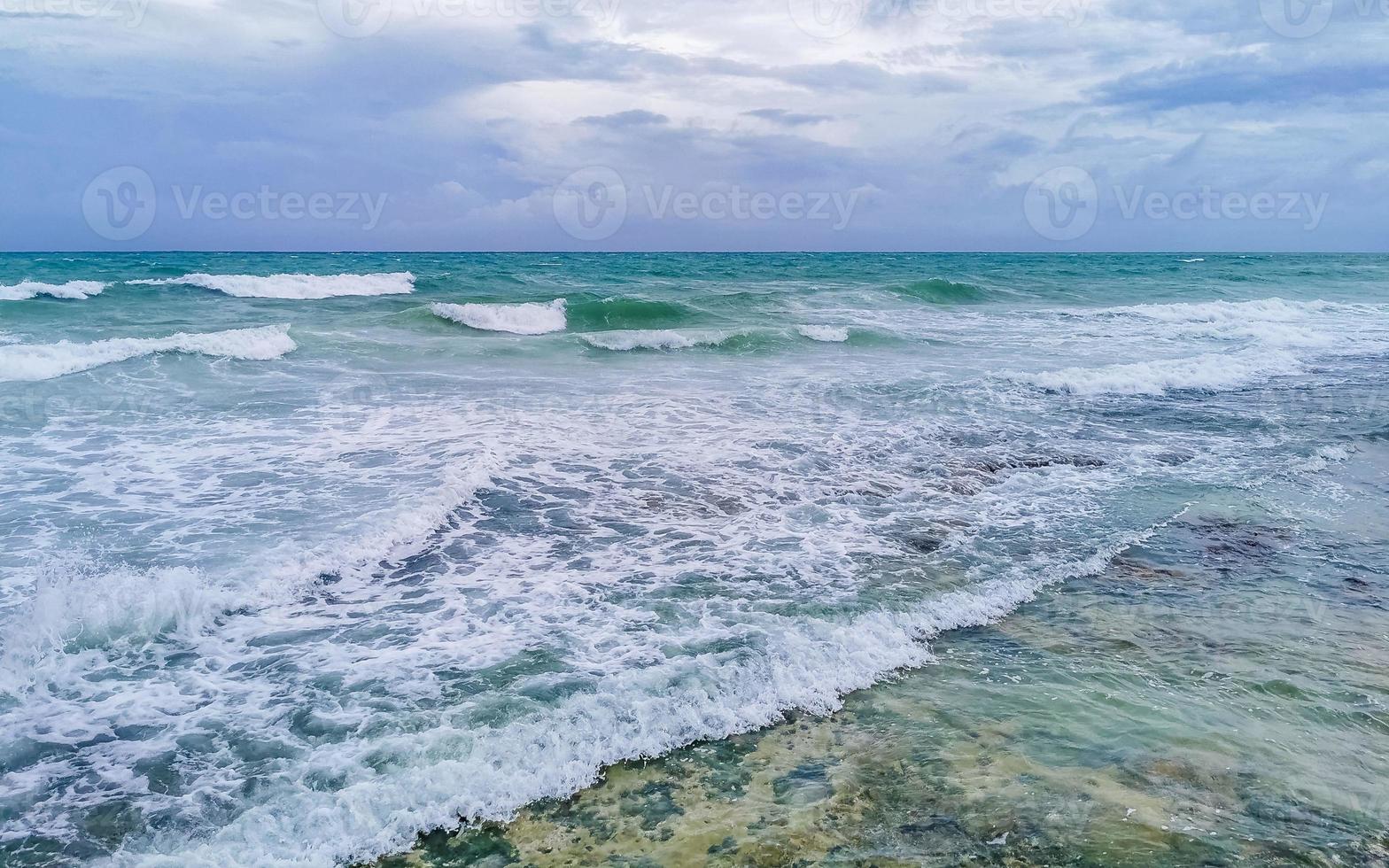 orkaan 2021 onweersbui tropisch storm in playa del carmen Mexico. foto