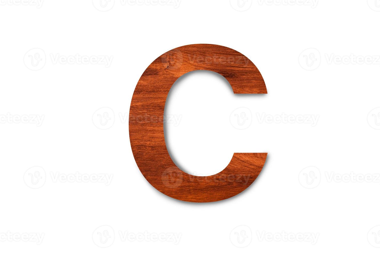 modern houten alfabet brief c geïsoleerd Aan wit achtergrond met knipsel pad voor ontwerp foto
