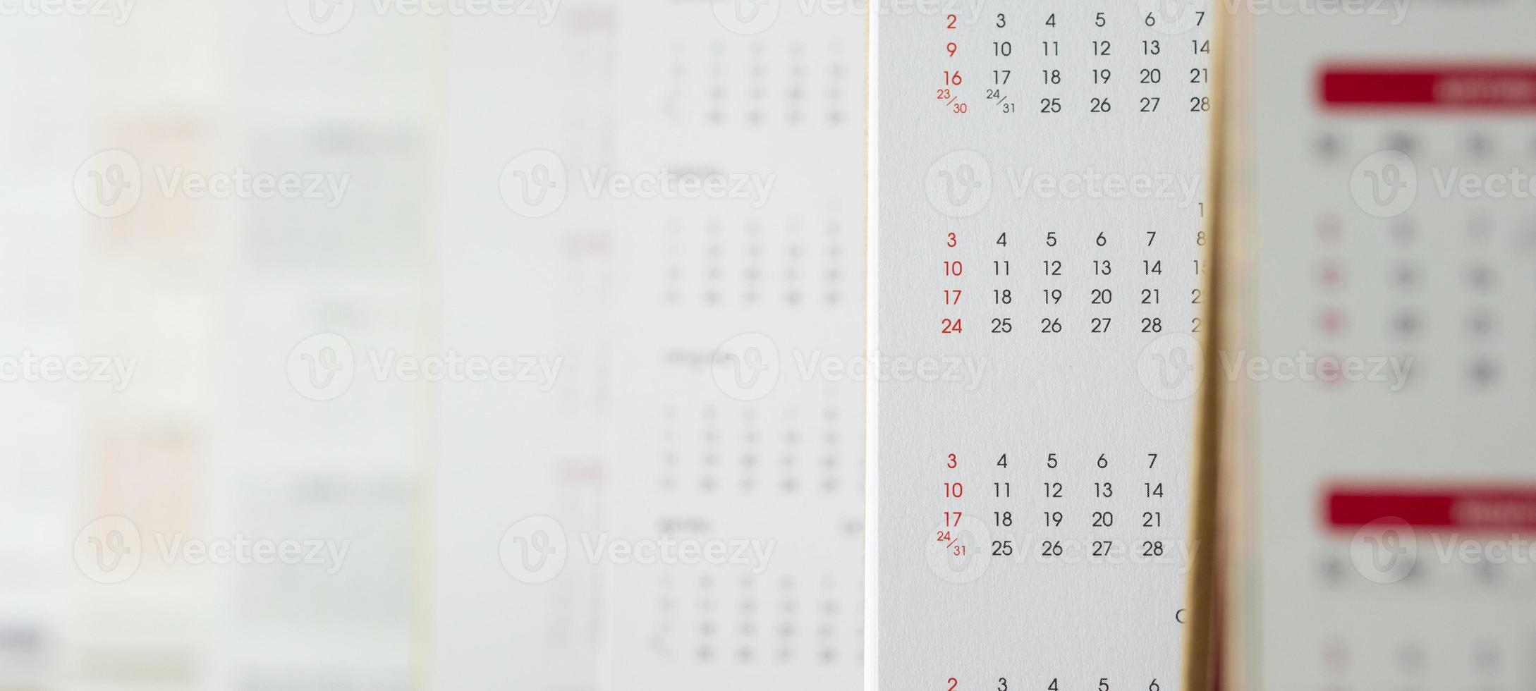 dichtbij omhoog kalender bladzijde datums en maand achtergrond bedrijf planning afspraak vergadering concept foto