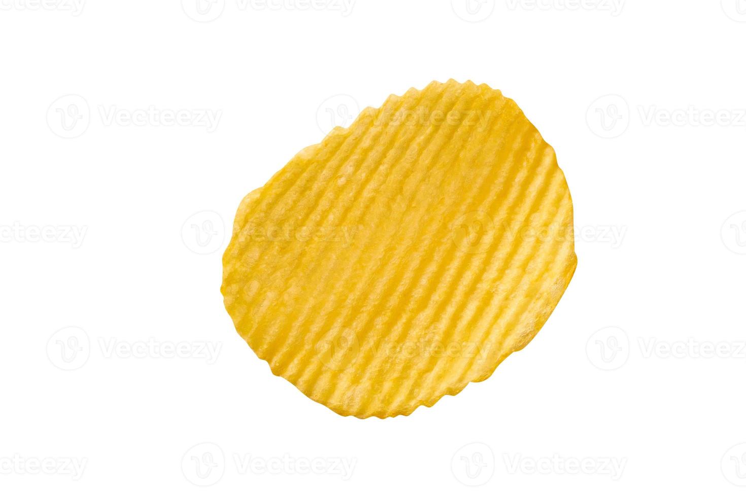 Aardappelchips geïsoleerd op witte achtergrond foto