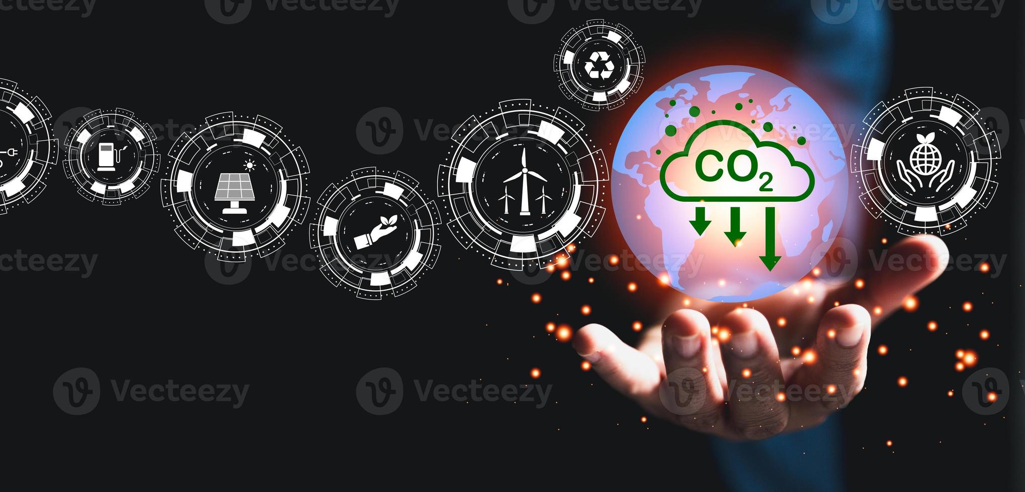 voetafdruk met verminderen co2 emissie concept. duurzame ontwikkeling en groen bedrijf gebaseerd Aan hernieuwbaar energie. hernieuwbaar op energie gebaseerd groen ondernemingen kan begrenzing klimaat verandering en globaal opwarming. foto