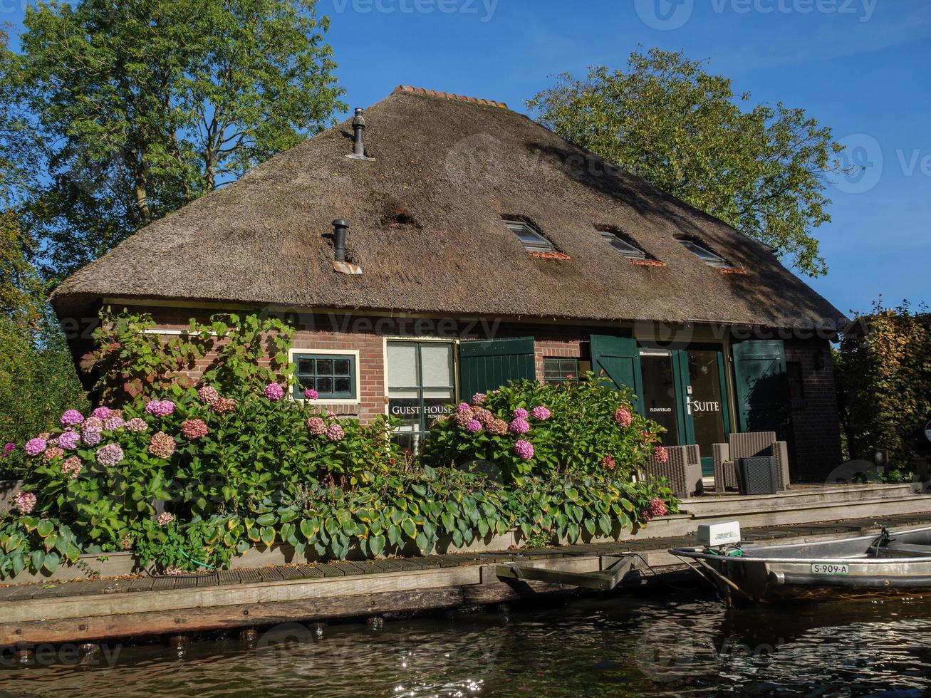 de dorp van giethoorn foto