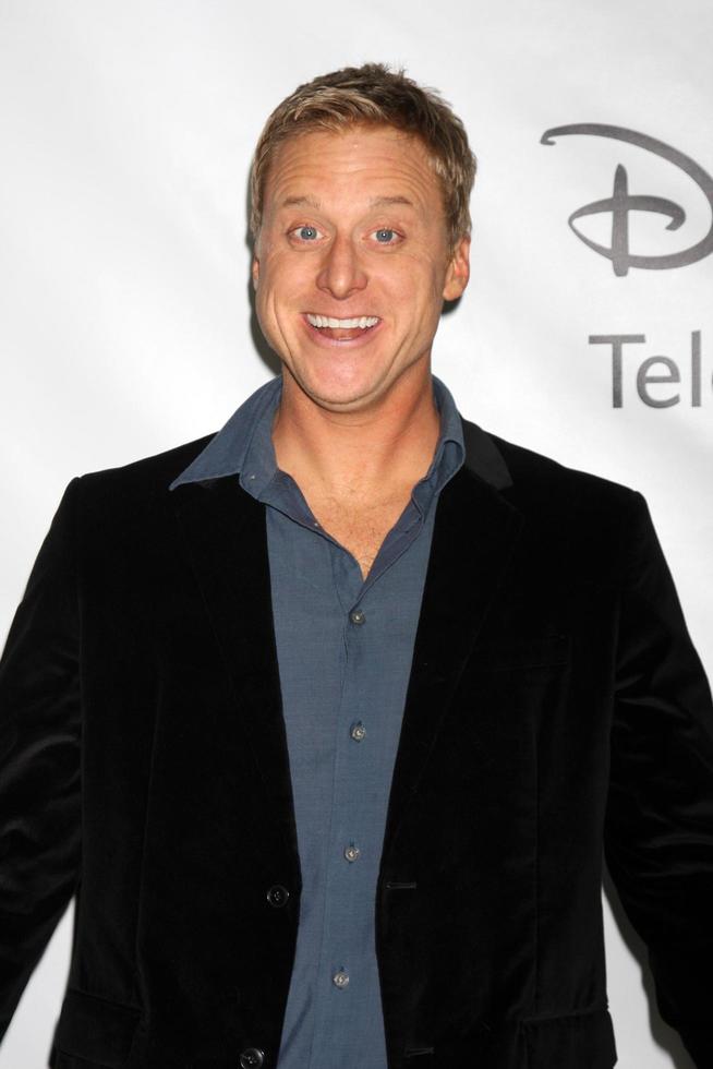 los angeles - jan 10 - alan tudyk arriveert Bij de abc tca partij winter 2012 Bij langham Huntington hotel Aan januari 10, 2012 in pasadena, ca foto