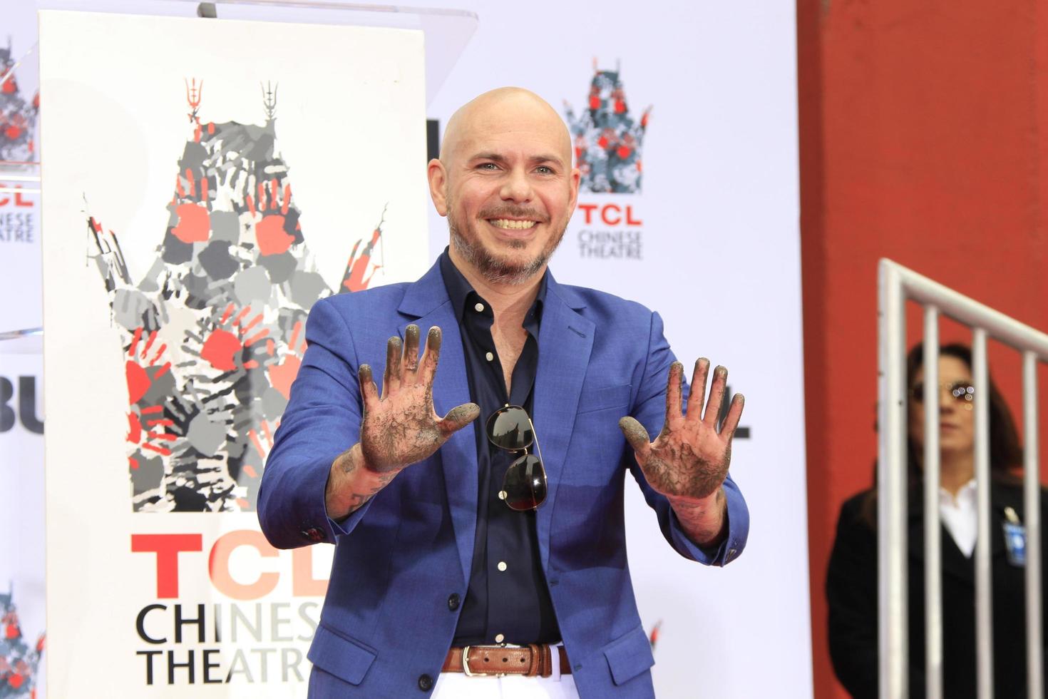 los angeles - dec 14 - pitbull Bij de pitbull hand- en voetafdruk ceremonie Bij de tcl Chinese theater imax Aan december 14, 2018 in los engelen, ca foto